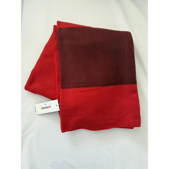 Other - 🎁 🇨🇦 Hudson’s Bay Company (HBC) Fleece Throw | Red & Burgundy | 70″ × 50″